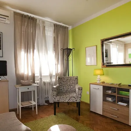 Green Apartment *